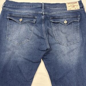 JEANS STRAIGHT True Religion Ricky FLAP  Mens 40x31  MEDIUM WASH WHISKERING